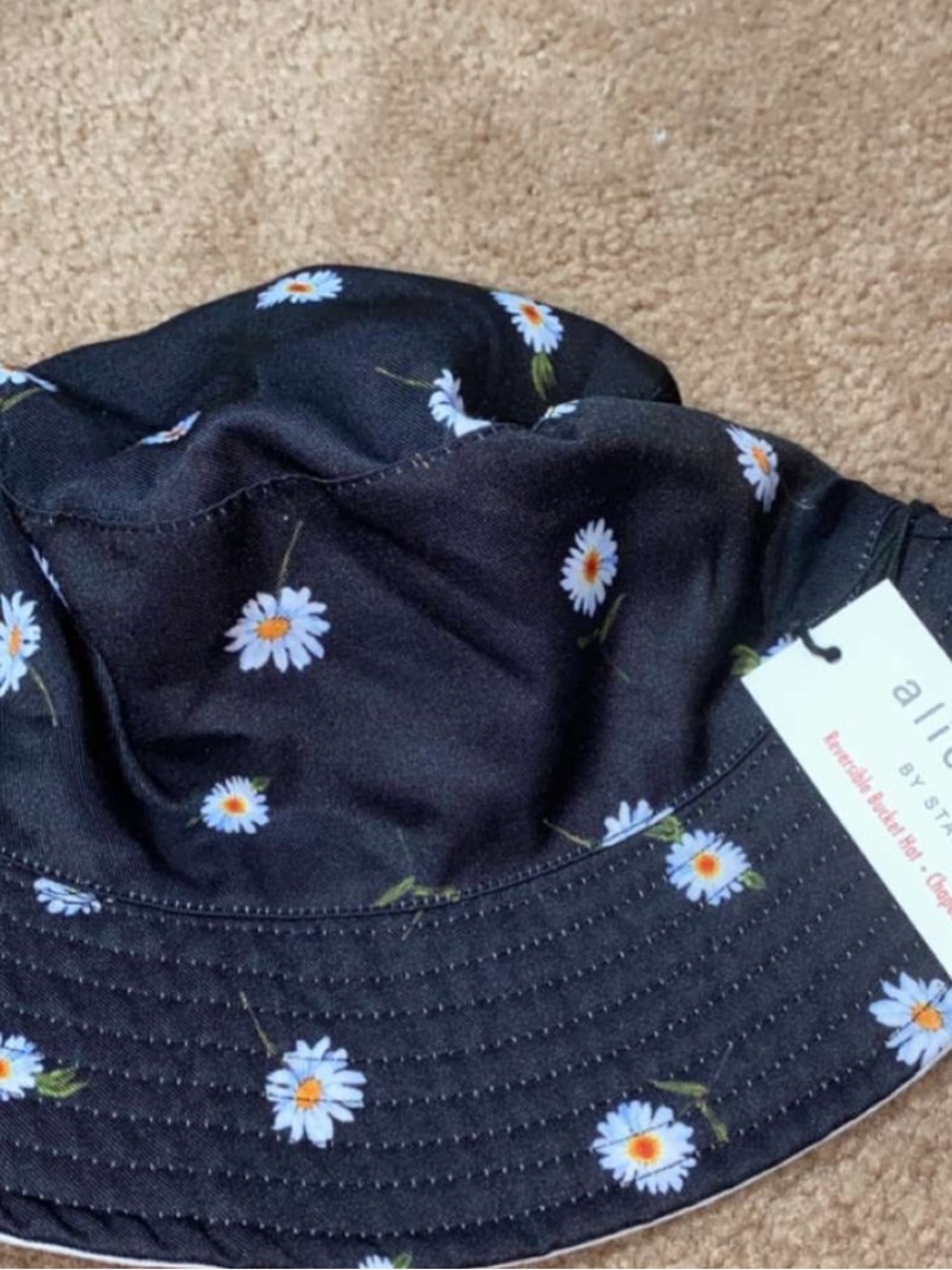 Alice + Olivia Black Daisy Bucket Hat - Picture 3 of 3